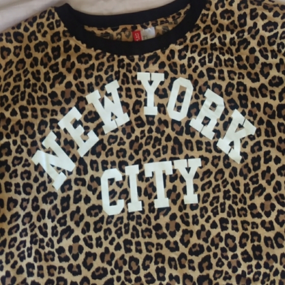 Divided by H&m leopard New York crop top - Picture 2 of 6